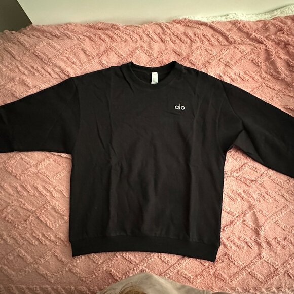 ALO Yoga Black Crewneck Sweater Minimalist Design & Small & Black & NWOT - Picture 3 of 6